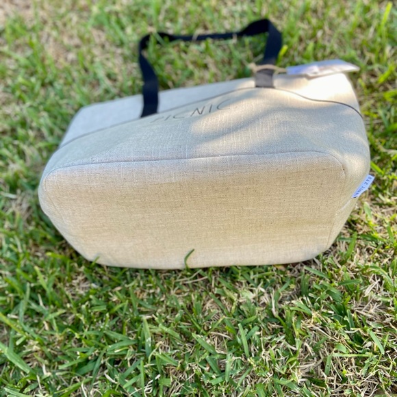 New Rae Dunn picnic Insulated tote bag - Picture 3 of 9